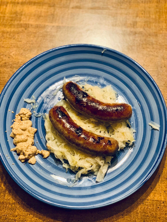 Bratwursts mit sauerkraut