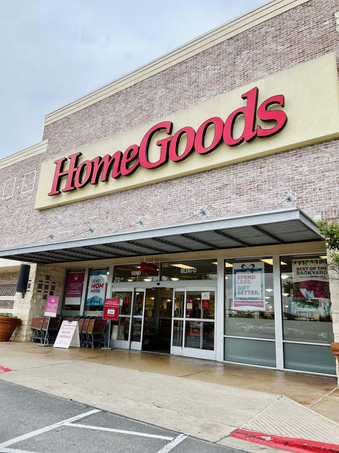 If you love shopping at HomeGoods, check out these fun clearance finds, as well as oodles of helpful things to know BEFORE heading in store!