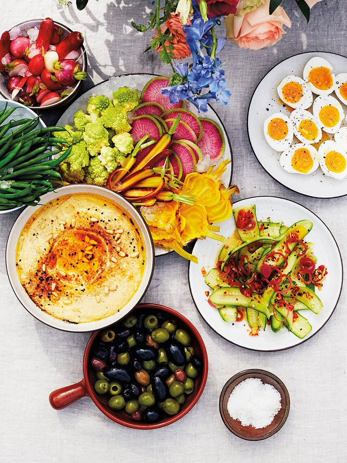 We Asked 14 of the Chicest People We Know for Their Best Hosting Tips