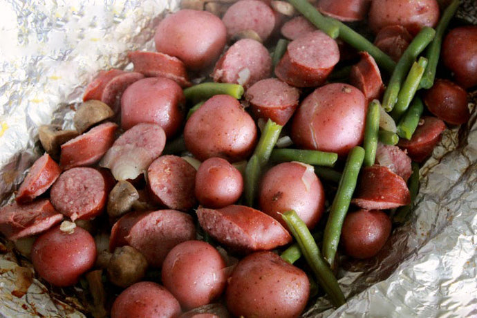 How to Cook Sausage and Vegetables in a Tinfoil Dinner
