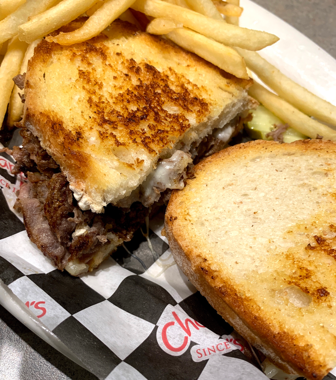 Last night’s dinner was a Sourdough Steak Melt with thinly sliced choice sirloin with a light horseradish sauce, melted provolone cheese and grilled onions on grilled country sourdough bread. It was yummy 😋