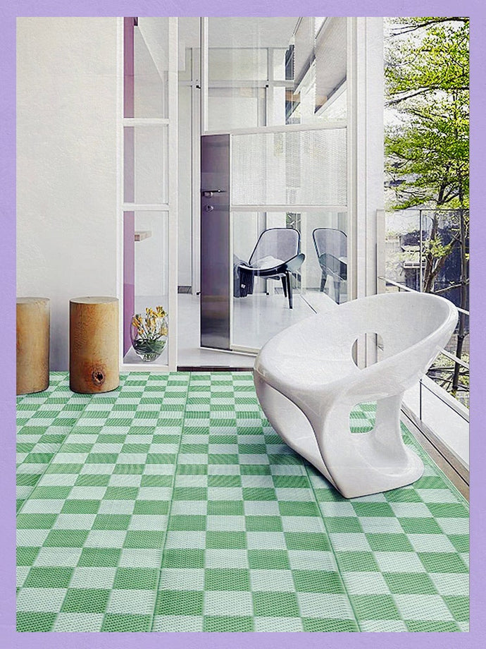 This $34 Amazon Checkerboard Rug Makes Picnic and Patio Season Feel Like It’s Already Here