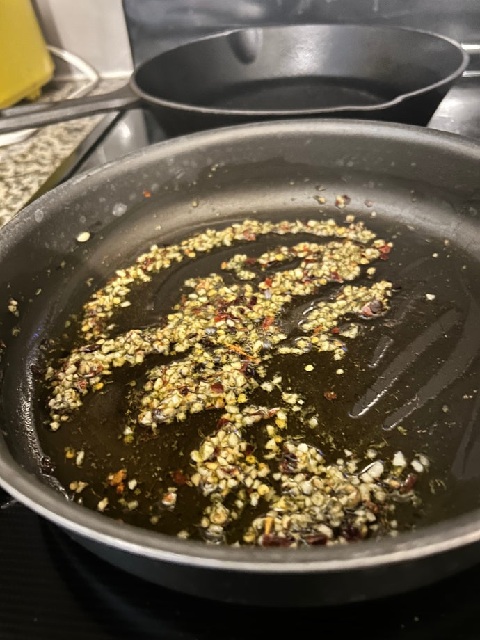 Dinner in a Pinch: Spicy Olive Oil Pasta